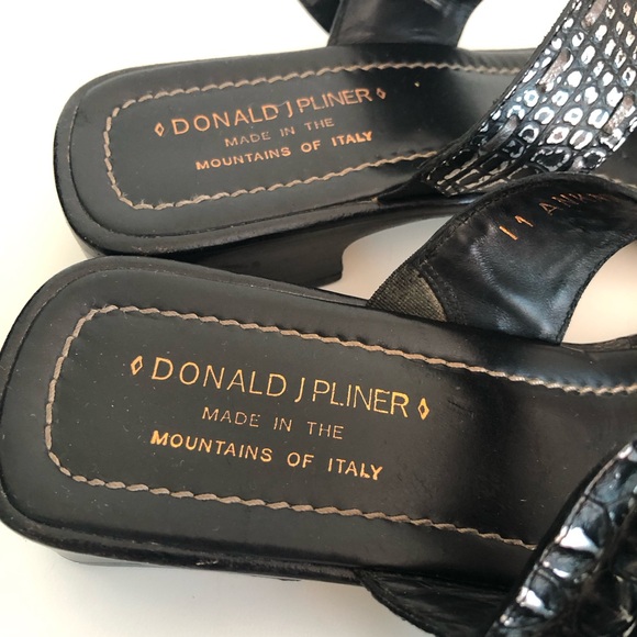 Donald J Pliner Ankara Croc Print Sandals - Picture 5 of 10